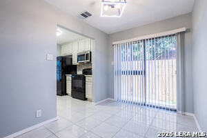 Building Photo - 5275 Meadow Rise St