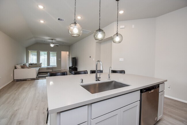 Building Photo - 17007 Shine Bright Ct