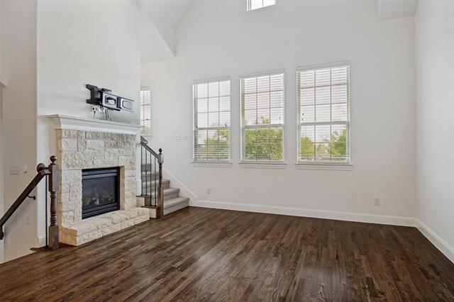 Building Photo - 7919 Parkwood Blvd