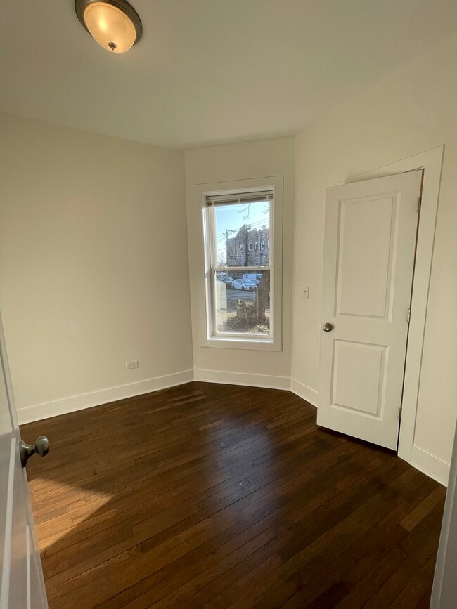 Bedroom - 6338 S Maryland Ave