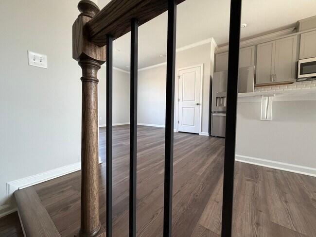 Building Photo - 304