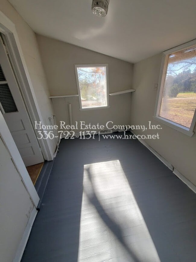 Building Photo - 1354 Westbrook Plaza Dr