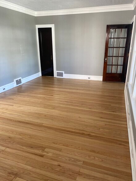 Building Photo - 2075 Lewis Dr