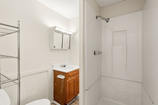 Building Photo - 286 Fenno St