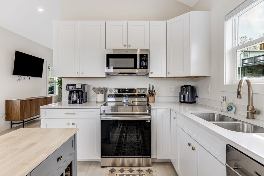 Building Photo - 108 Remi Ln