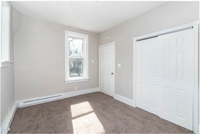 Building Photo - 551 Radnor St