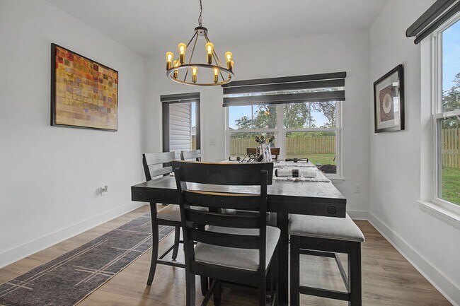 Building Photo - 197 W 1st Ave