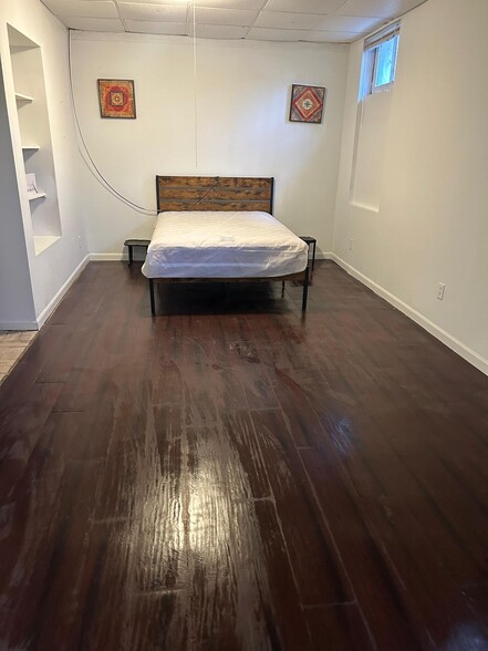 One furnished bedroom - 417 Ambridge Ave