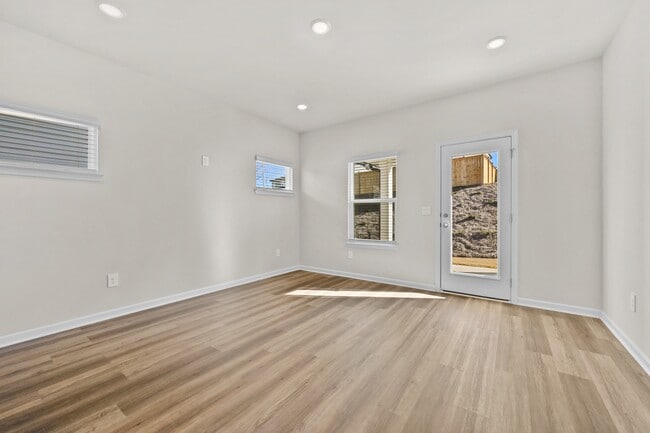 Building Photo - 2327 Whitworth St