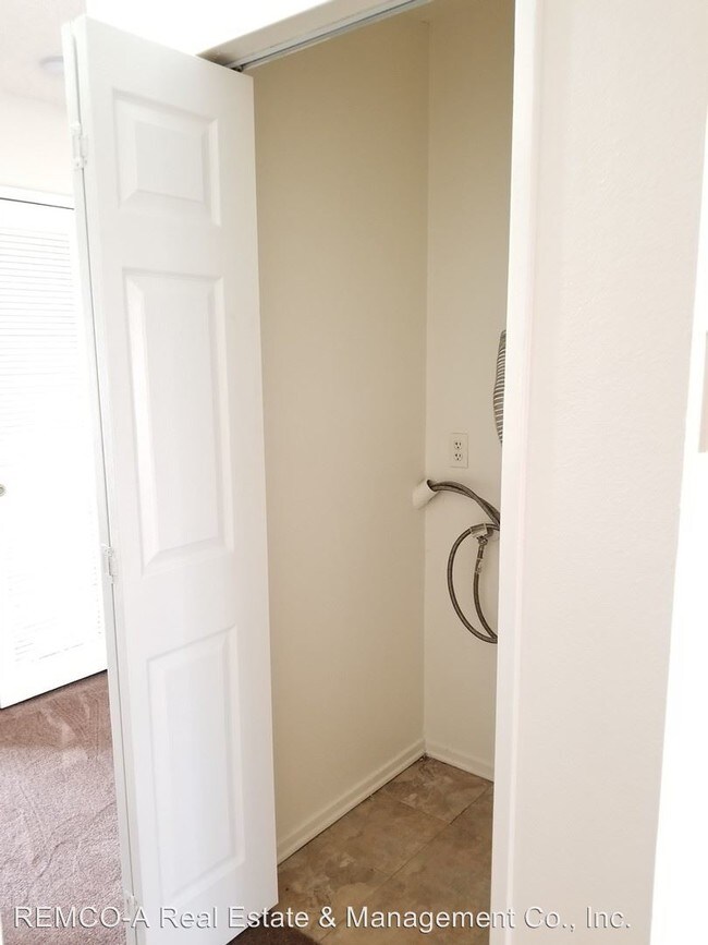 Building Photo - 845 Redondo Ave