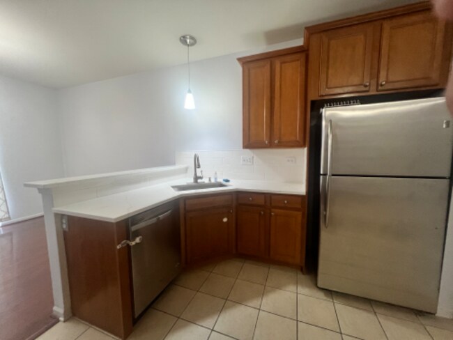 Building Photo - 524 Majestic Ln