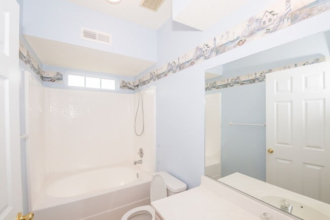 Building Photo - Beautiful Condo in Virginia Beach