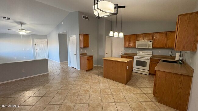 Building Photo - 9214 W Ross Ave