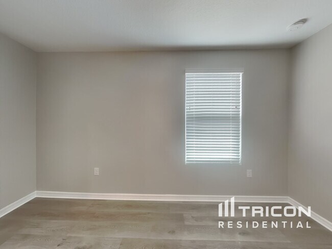 Building Photo - 2206 Rockmart Loop