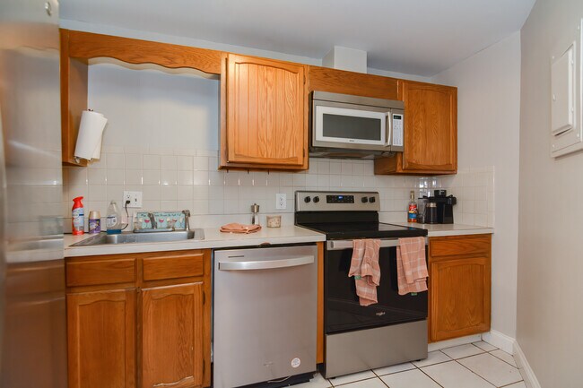 Building Photo - 99 Fulton St