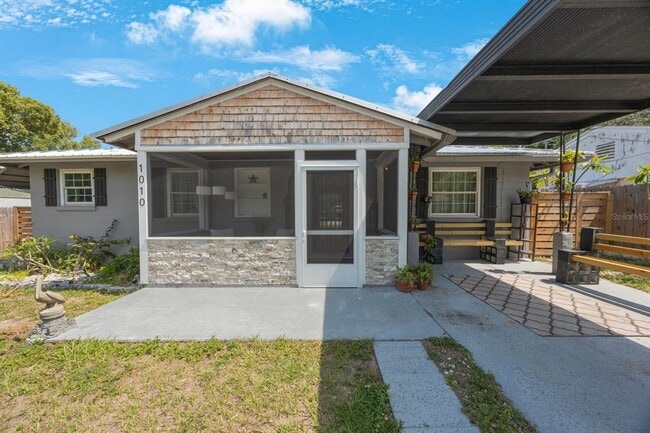 Building Photo - 1010 E Fern St