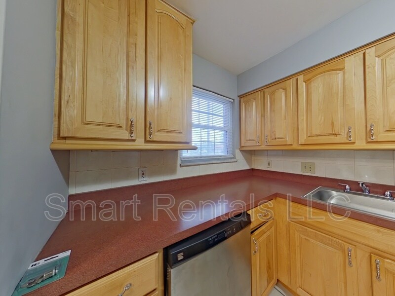 Building Photo - 6917 Colonial Woods Dr