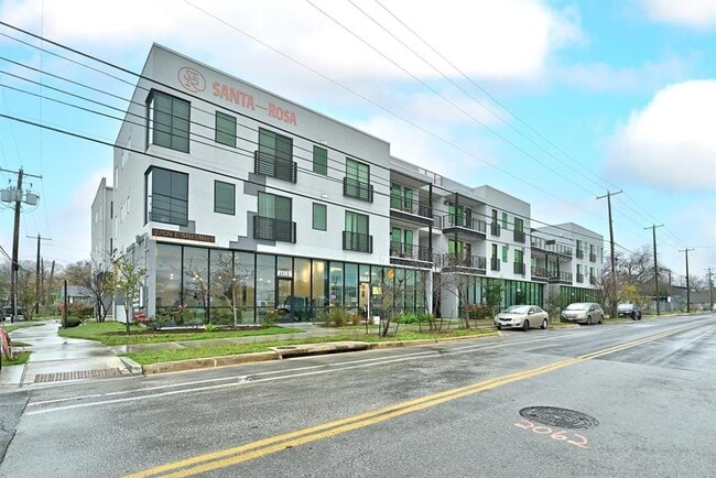 Building Photo - 2709 E 5th St.