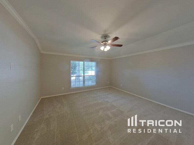 Building Photo - 716 Sequoia Dr