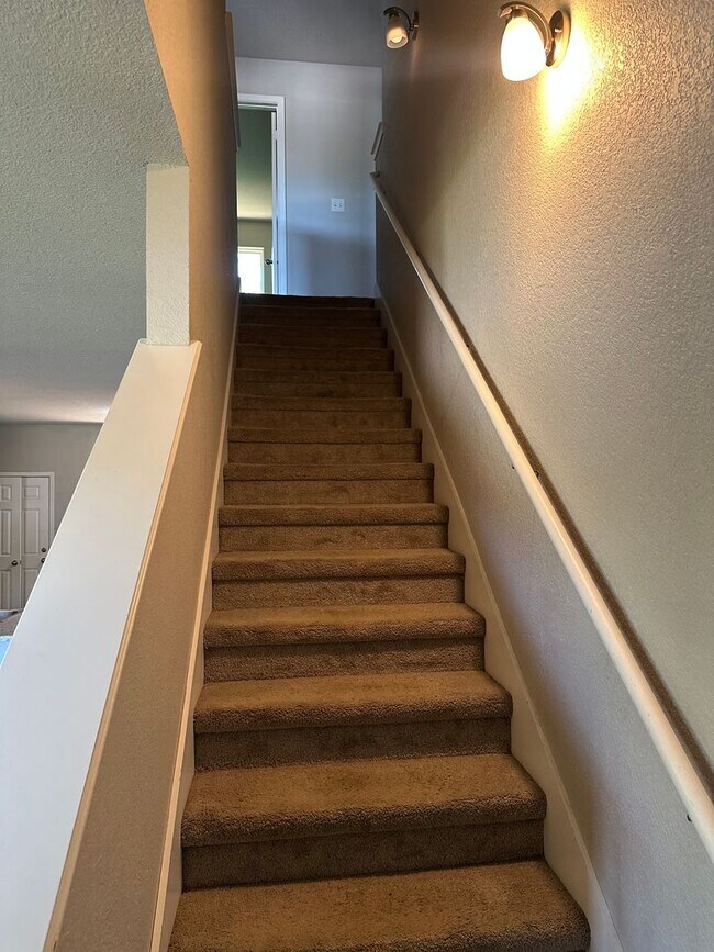 Building Photo - Available Now!  Spacious 5-Bed, 3.5-Bath Corner-Lot Home in West Fayetteville