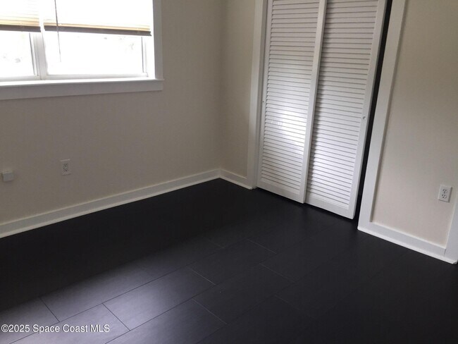 Building Photo - 307 Adams Ave