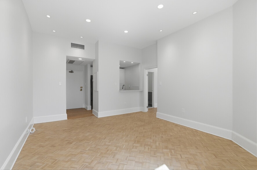 Building Photo - 1851 Columbia Rd NW