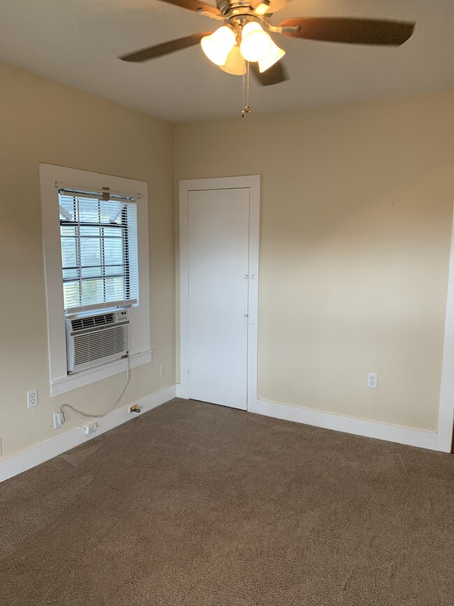 Unit 1 Studio Apt. - 1523 35th Street