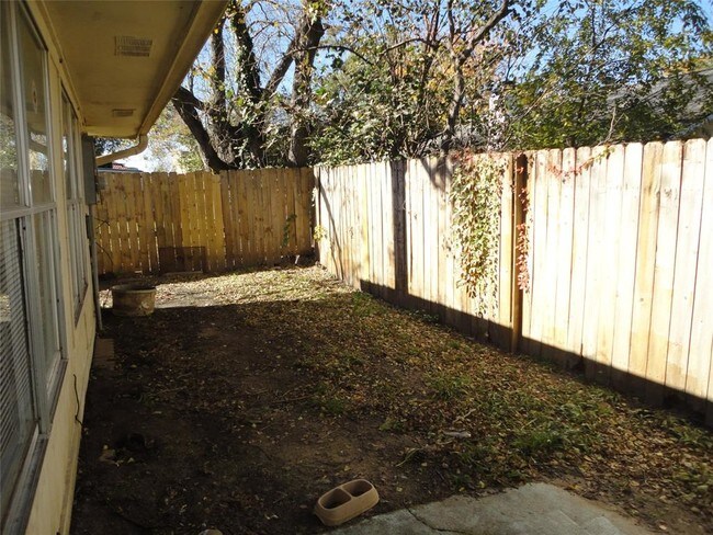 Building Photo - 5607 Golden Grove Dr