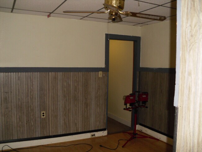 Building Photo - 1502 Centre Ave