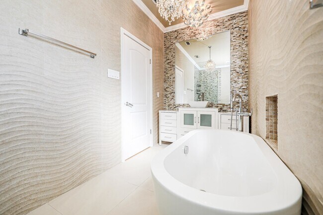 Building Photo - 314 Bordeaux Dr