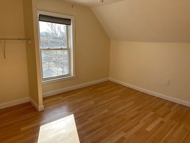 Building Photo - 9 Playstead Rd