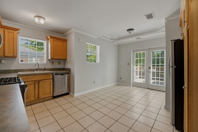 Building Photo - 506 Mellview Ave SW