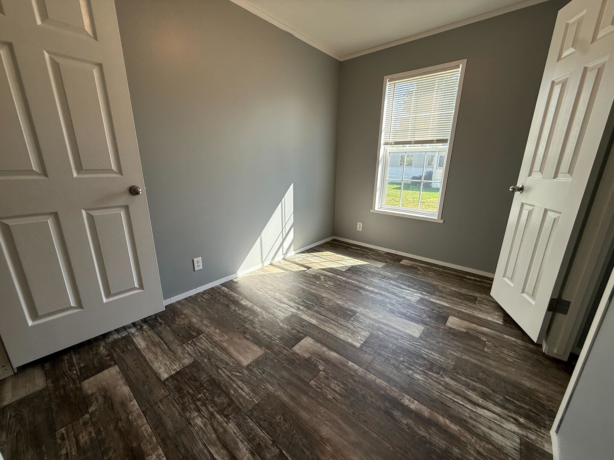 Building Photo - 11853 Cascade Cir