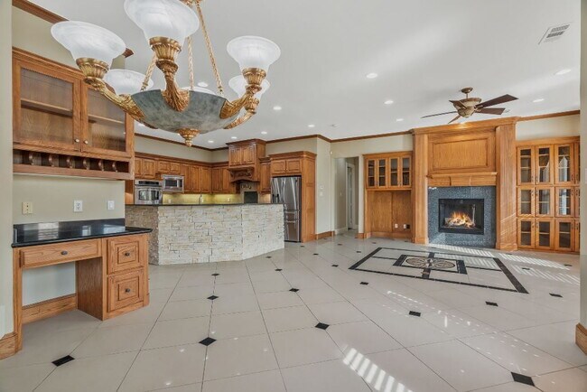 Building Photo - "Luxurious 5-Bed, 4-Bath Retreat in Grapevine - Expansive 4,428 Sq. Ft. Haven in Carroll ISD!"