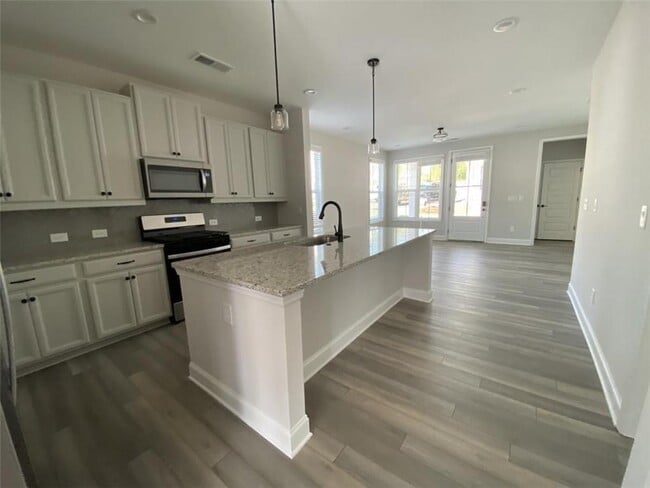 Building Photo - 2085 Harvest Pond Cir
