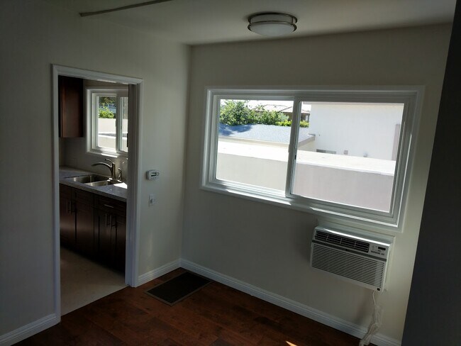 Building Photo - 16558 W Sunset Blvd