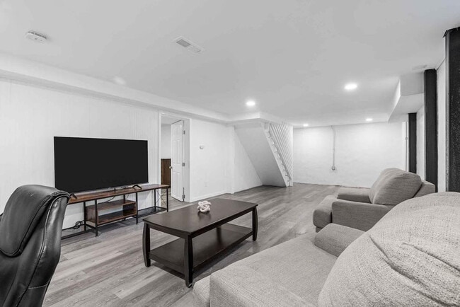 Building Photo - 2648 Garham Dr