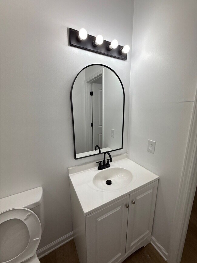 Building Photo - Fully Renovated Spacious 3BR in South Memphis – Section 8 Welcome