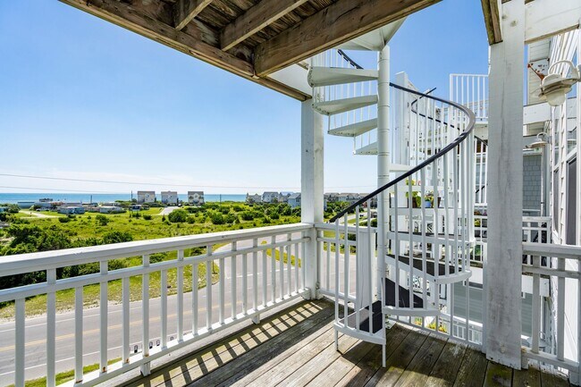Building Photo - 3 bedroom, 2 1/2 bath unfurnished Townhouse located in Surf City-Ocean views