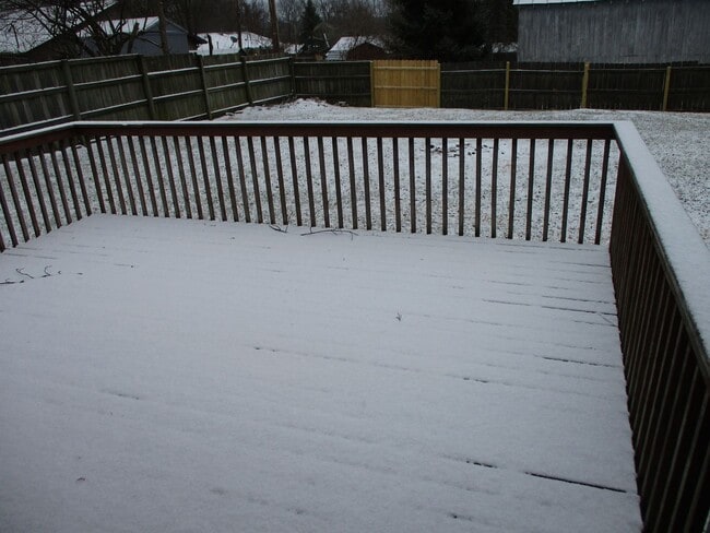 Building Photo - 3 Bedroom/1.5 Bath Brick Ranch In Miamisburg