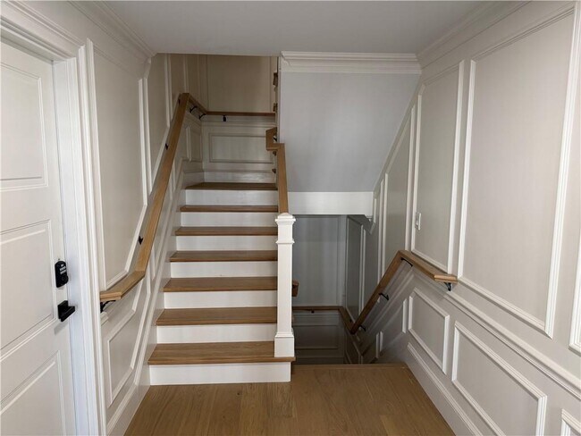 Building Photo - 9-9 Dearborn St