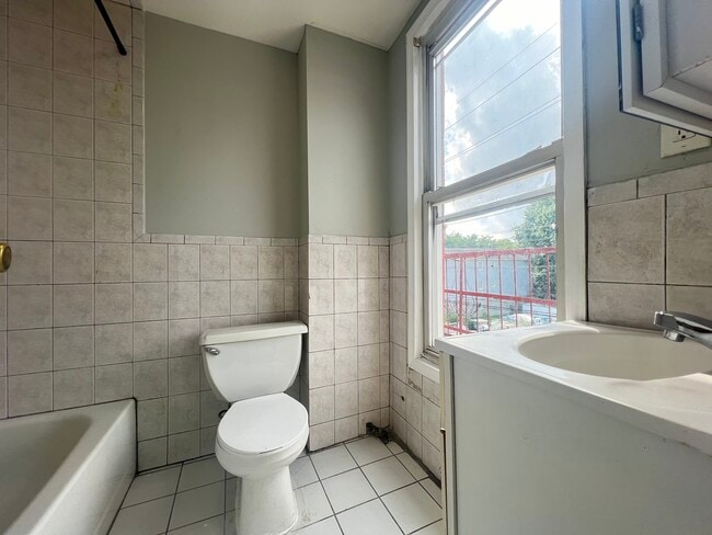 35 William St 3L - 31 William St