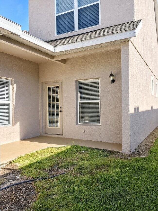 Building Photo - Townhome in Avalon Park