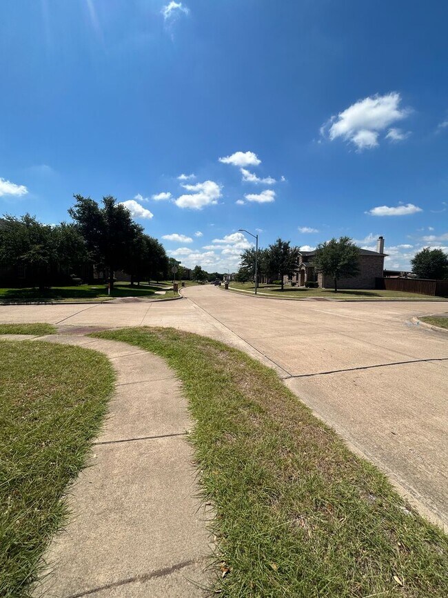 Building Photo - 1253 Tall Grass Dr