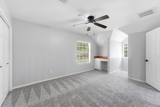 Building Photo - 3319 Vista Lake Dr