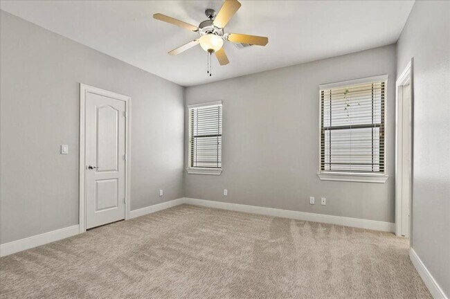 Building Photo - 1518 Bingham St
