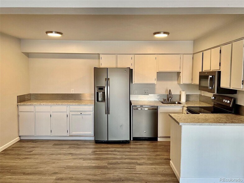 Kitchen - 5995 W Hampden Ave