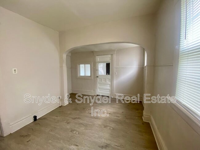 Building Photo - 362 E South St