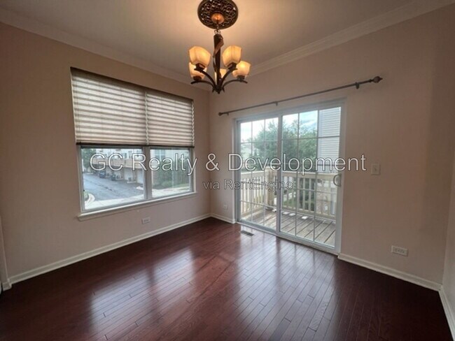 Building Photo - 1271 Evergreen Ave