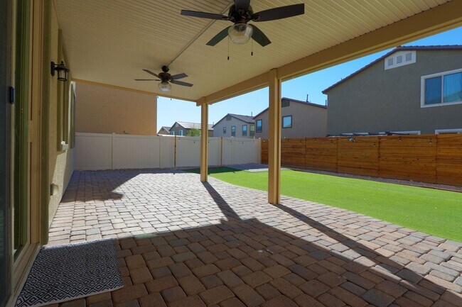 Building Photo - 5853 Lavender Breeze St